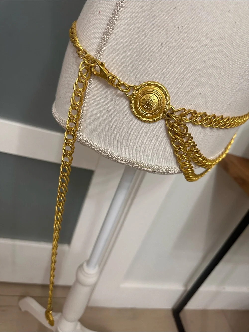 Vtg Gold Multi Strand Medallion Chain Hip Belt One Size Fits Most Festival GUC